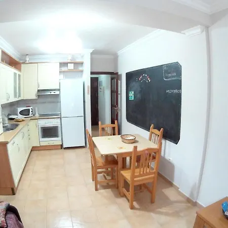 With 3 Bedrooms In With Shared Pool 200 M From The Beach