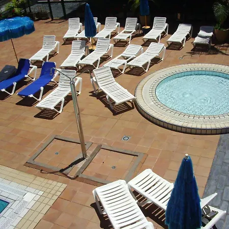 With 3 Bedrooms In With Shared Pool 200 M From The Beach *