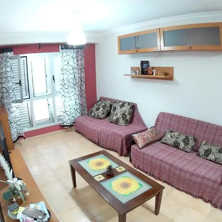 With 3 Bedrooms In With Shared Pool 200 M From The Beach Sardina